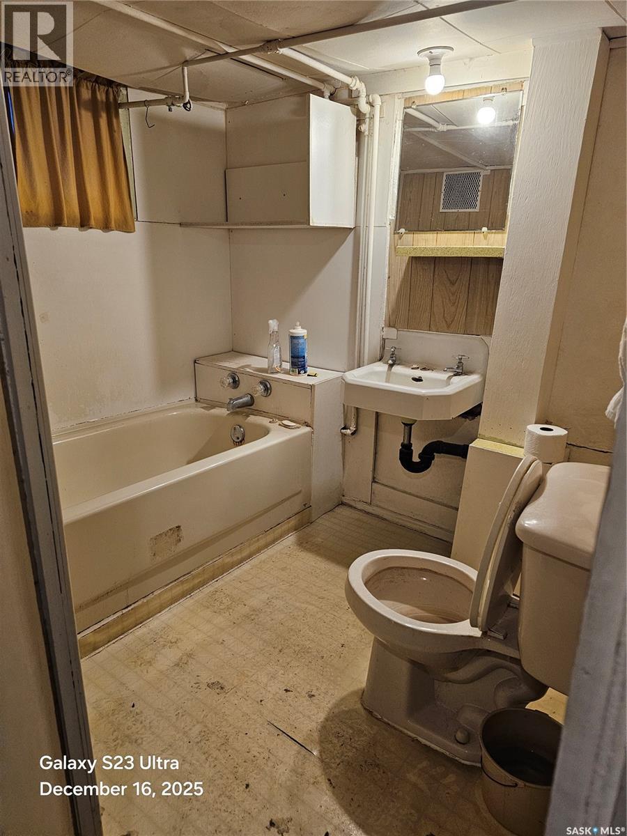 833 I Avenue N, Saskatoon, Saskatchewan  S7L 2H2 - Photo 9 - SK025710