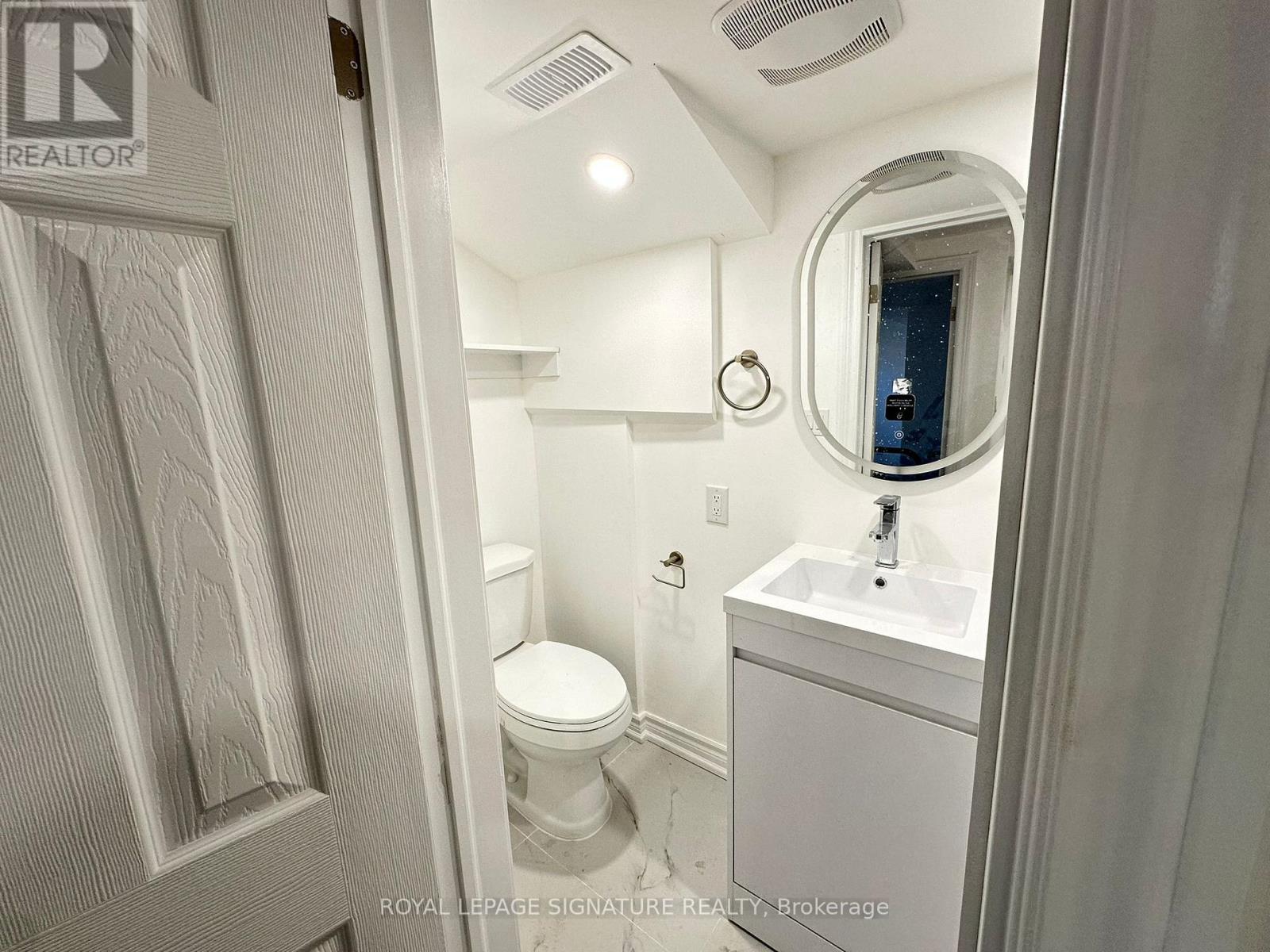 Lower - 17 Tamarisk Drive, Toronto (West Humber-Clairville), Ontario  M9V 1S2 - Photo 12 - W12637662