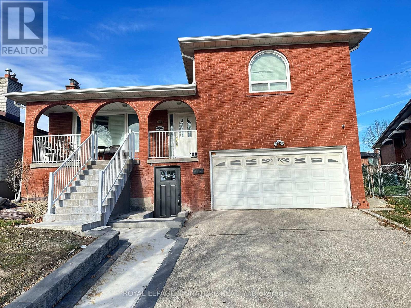 Lower - 17 Tamarisk Drive, Toronto (West Humber-Clairville), Ontario  M9V 1S2 - Photo 16 - W12637662