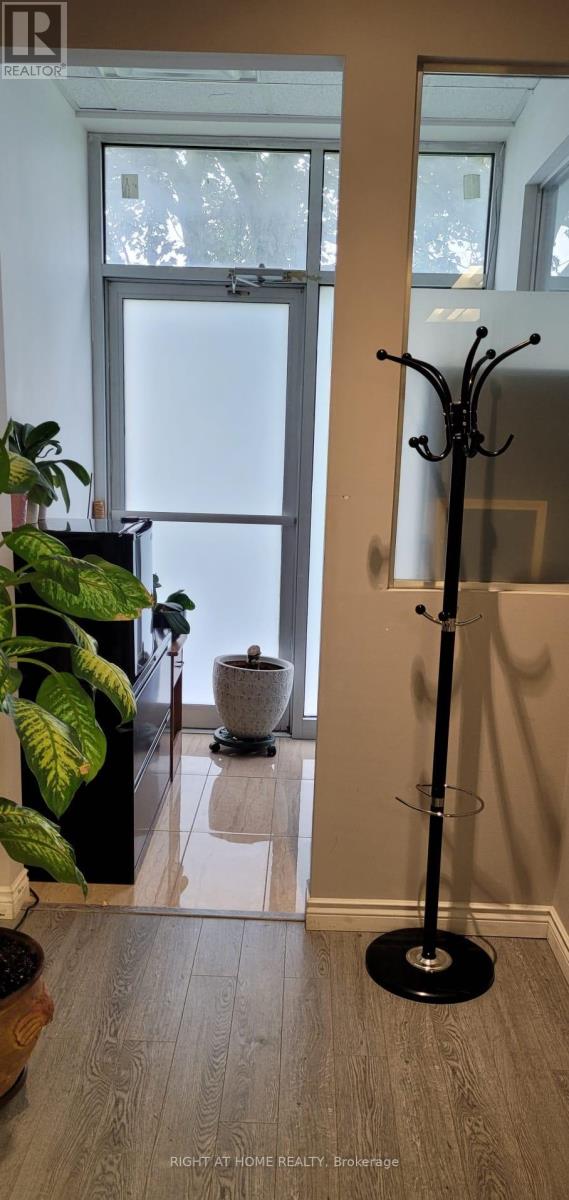 2 - 300 Supertest Road, Toronto, Ontario  M3J 2M2 - Photo 11 - W12637664