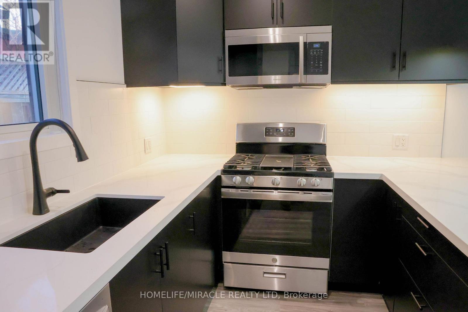 Grdn Suite - 67 Oakmount Road, Toronto, Ontario  M6P 2M3 - Photo 11 - W12637684