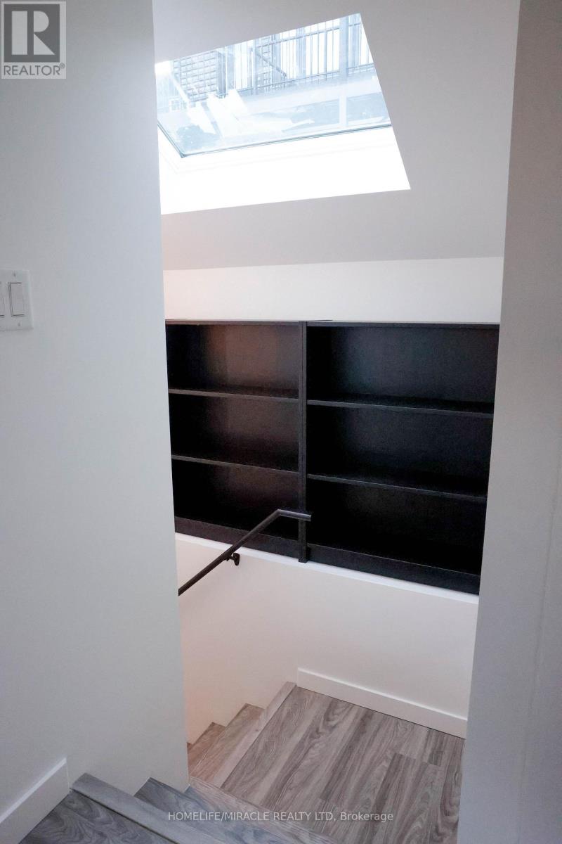 Grdn Suite - 67 Oakmount Road, Toronto, Ontario  M6P 2M3 - Photo 14 - W12637684