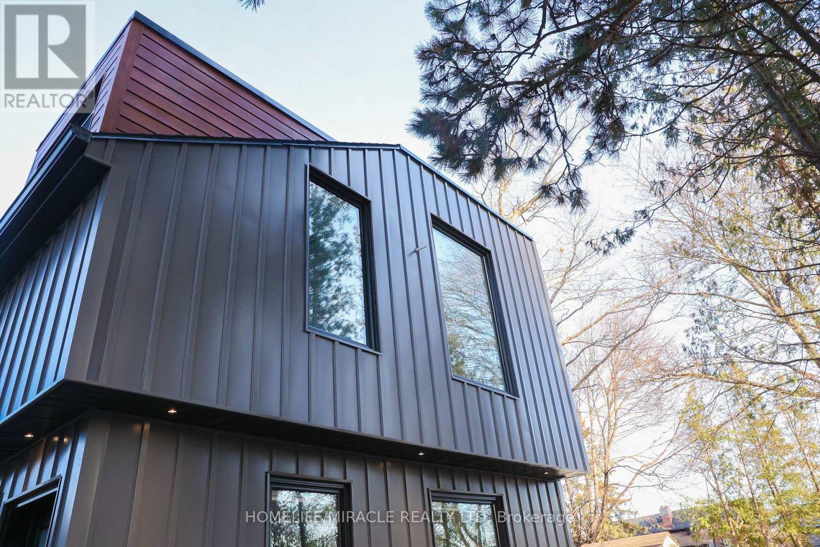 Grdn Suite - 67 Oakmount Road, Toronto, Ontario  M6P 2M3 - Photo 3 - W12637684