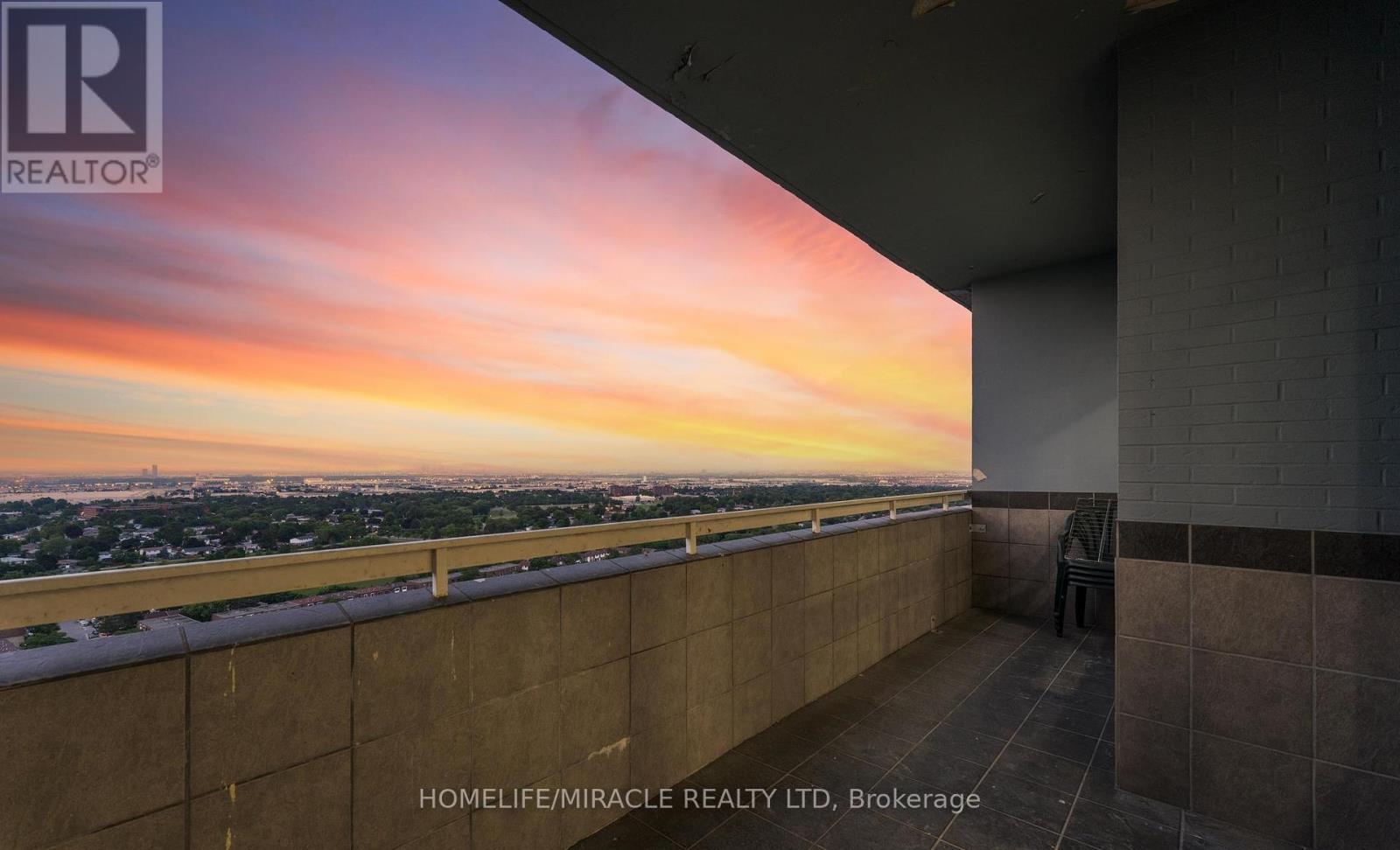 2605 - 18 Knightsbridge Road, Brampton, Ontario  L6T 3X5 - Photo 3 - W12637688