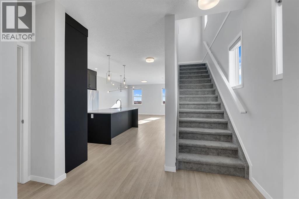 800 South Point Heath Sw, Airdrie, Alberta  T4B 5M7 - Photo 6 - A2267574