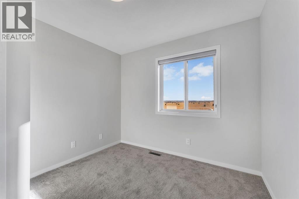 800 South Point Heath Sw, Airdrie, Alberta  T4B 5M7 - Photo 25 - A2267574