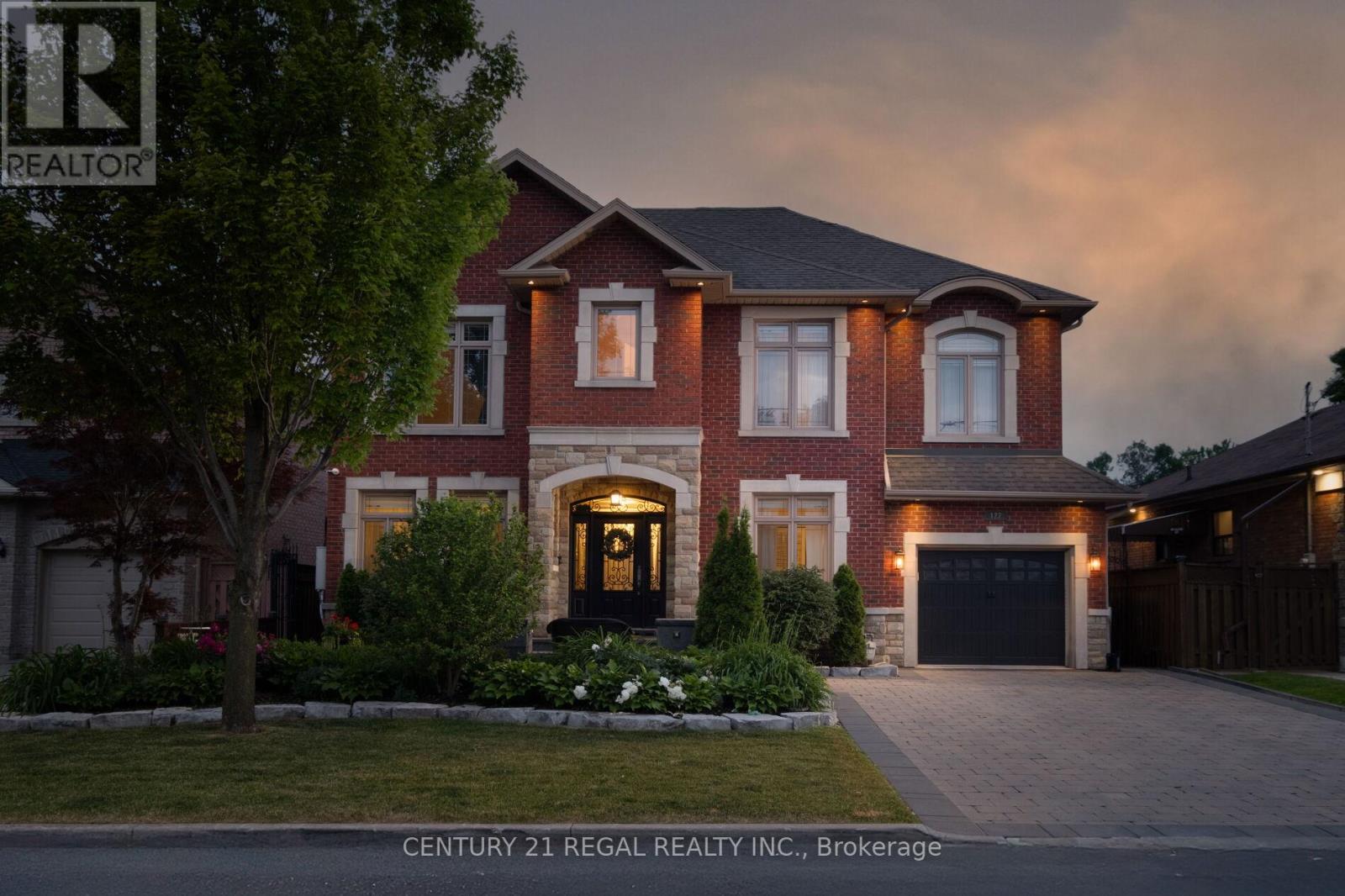 127 SULTANA AVENUE, Toronto, Ontario