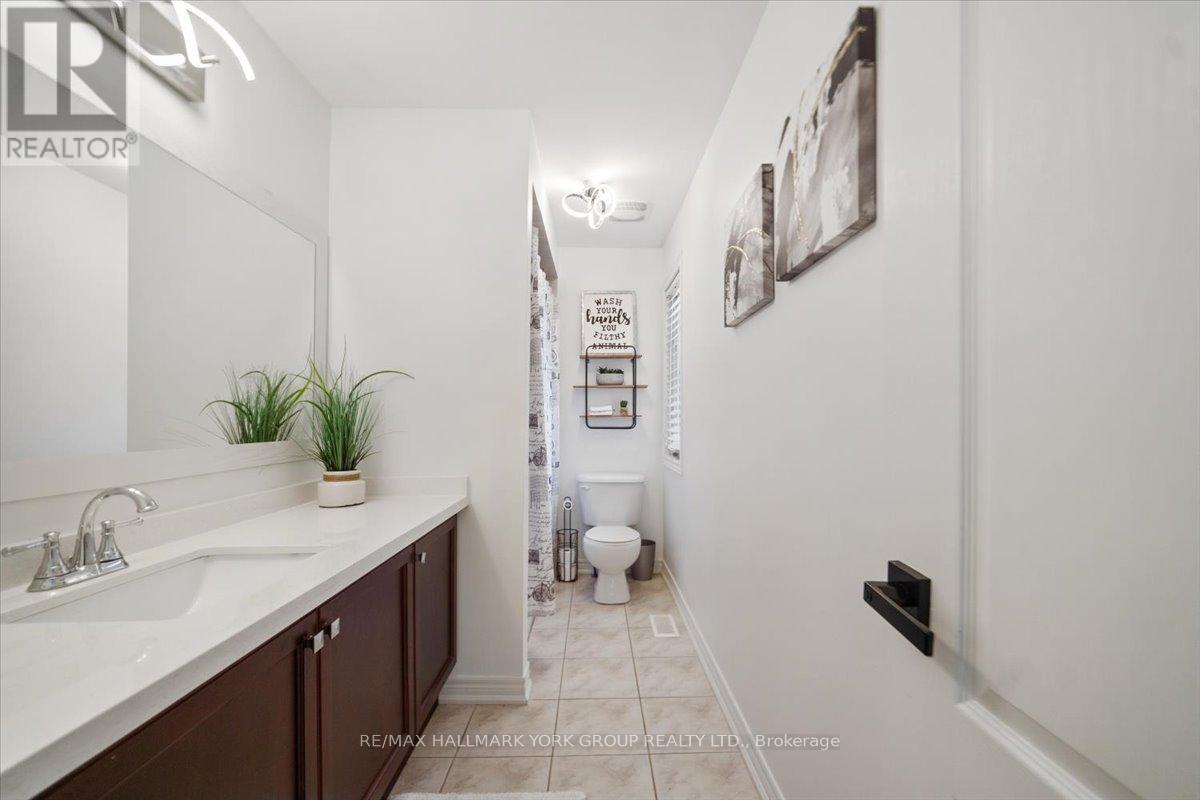 28 West Park Avenue, Bradford West Gwillimbury, Ontario L3Z 0A8 - Photo 32 - N12371375