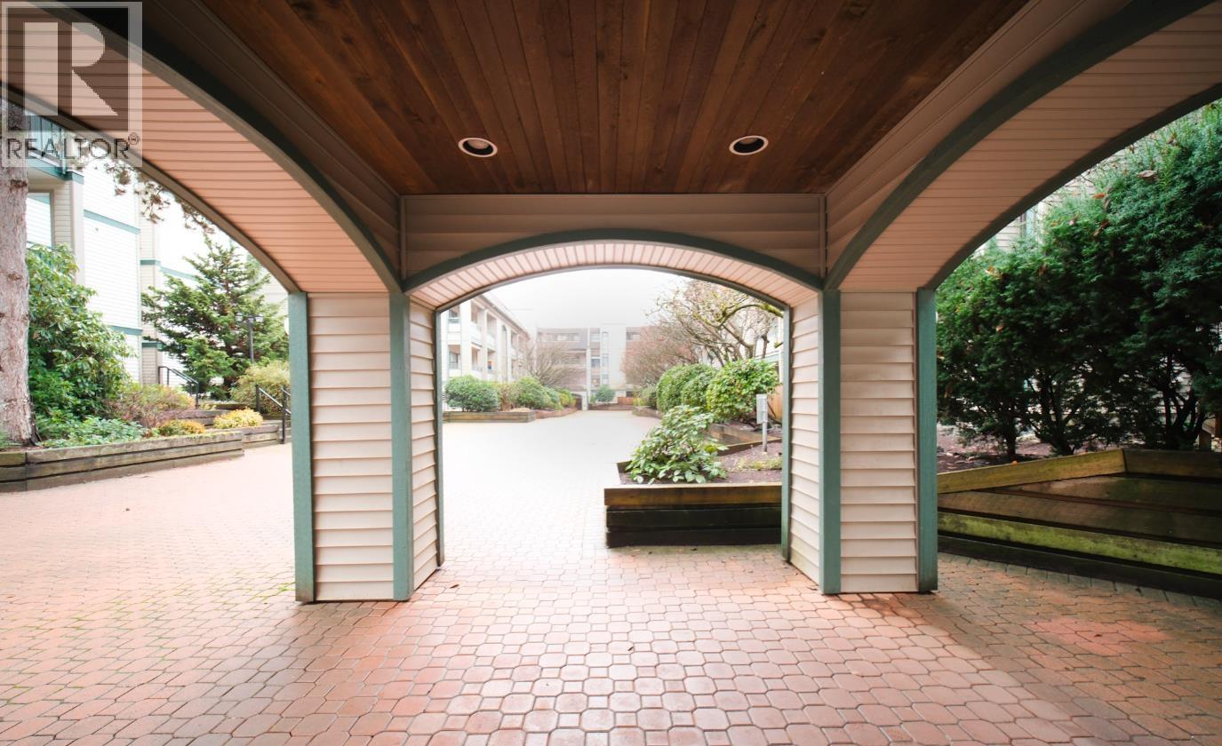 411 2915 Glen Drive, Coquitlam, British Columbia  V3B 7H8 - Photo 11 - R3074231