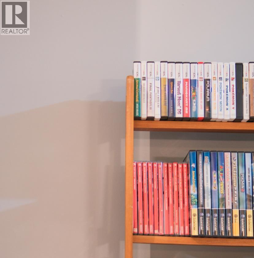 411 2915 Glen Drive, Coquitlam, British Columbia  V3B 7H8 - Photo 2 - R3074231