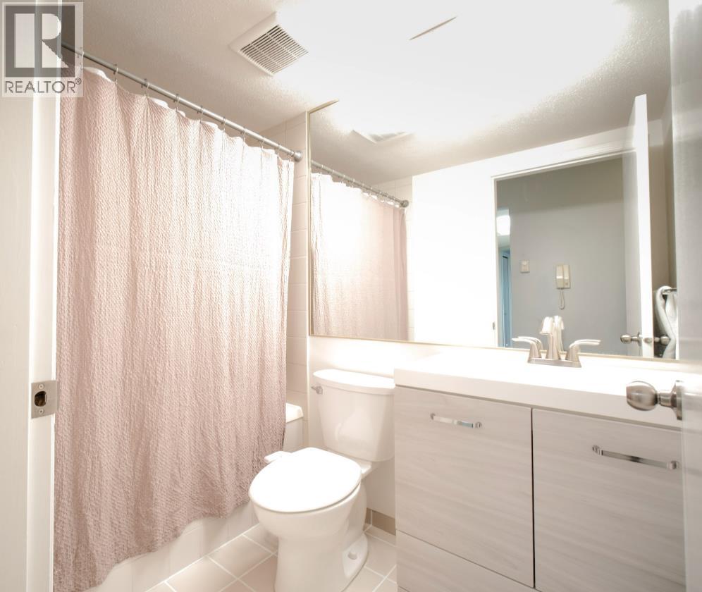 411 2915 Glen Drive, Coquitlam, British Columbia  V3B 7H8 - Photo 8 - R3074231