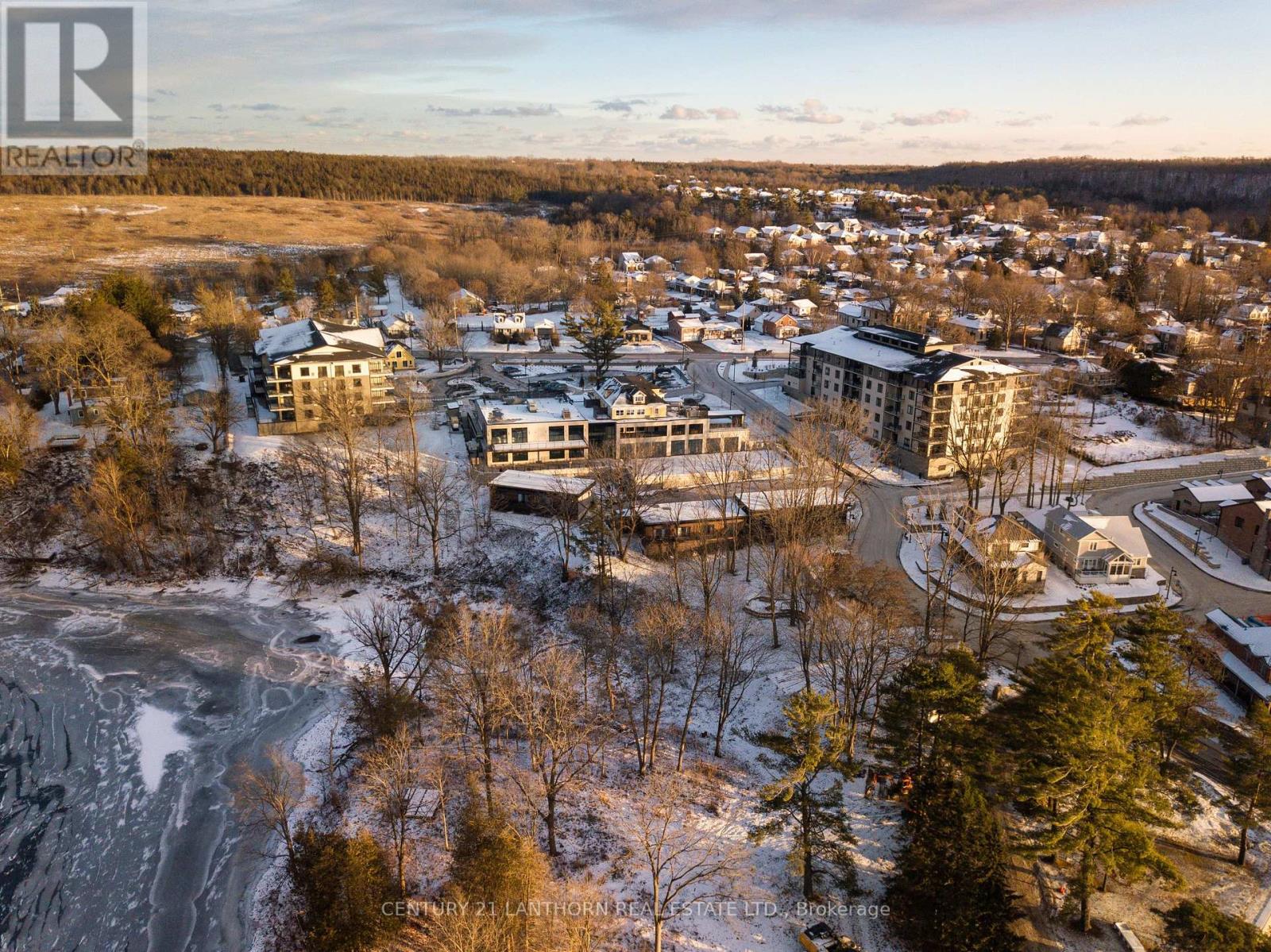 309 - 12 Clara Drive, Prince Edward County, Ontario  K0K 2T0 - Photo 2 - X12597076