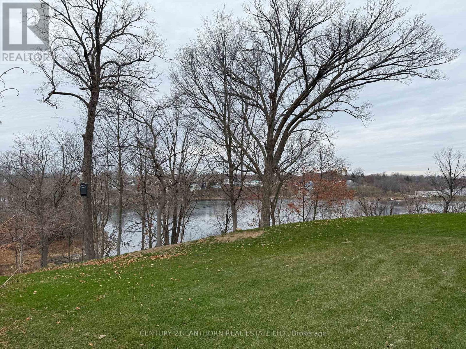 309 - 12 Clara Drive, Prince Edward County, Ontario  K0K 2T0 - Photo 5 - X12597076