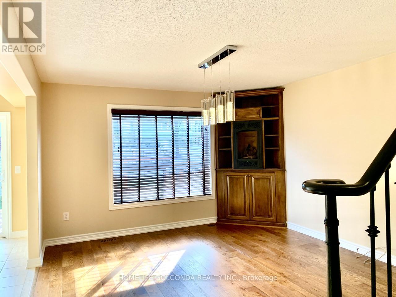 36 Pearl Drive, Orillia, Ontario  L3V 0A5 - Photo 7 - S12429166