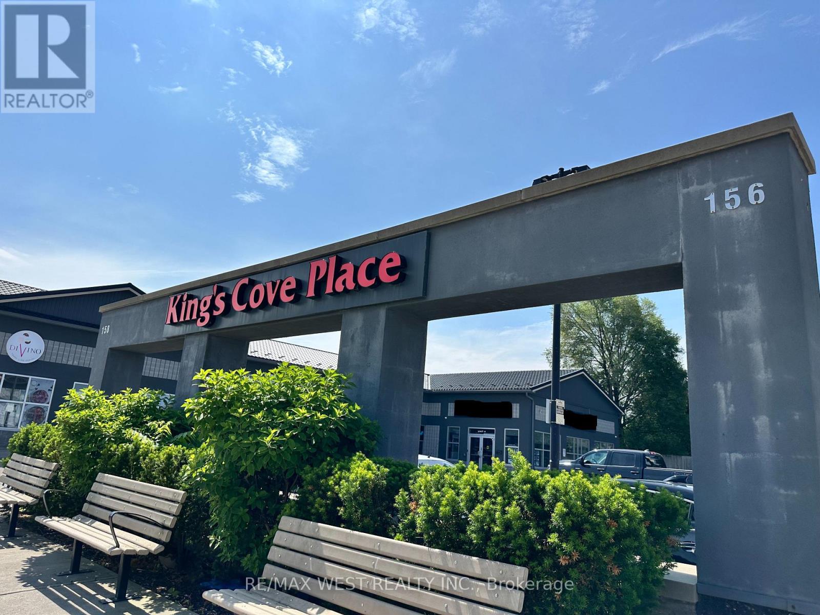 4 - 158 Guelph Street, Halton Hills, Ontario L7G 4A6 - Photo 2 - W12229225