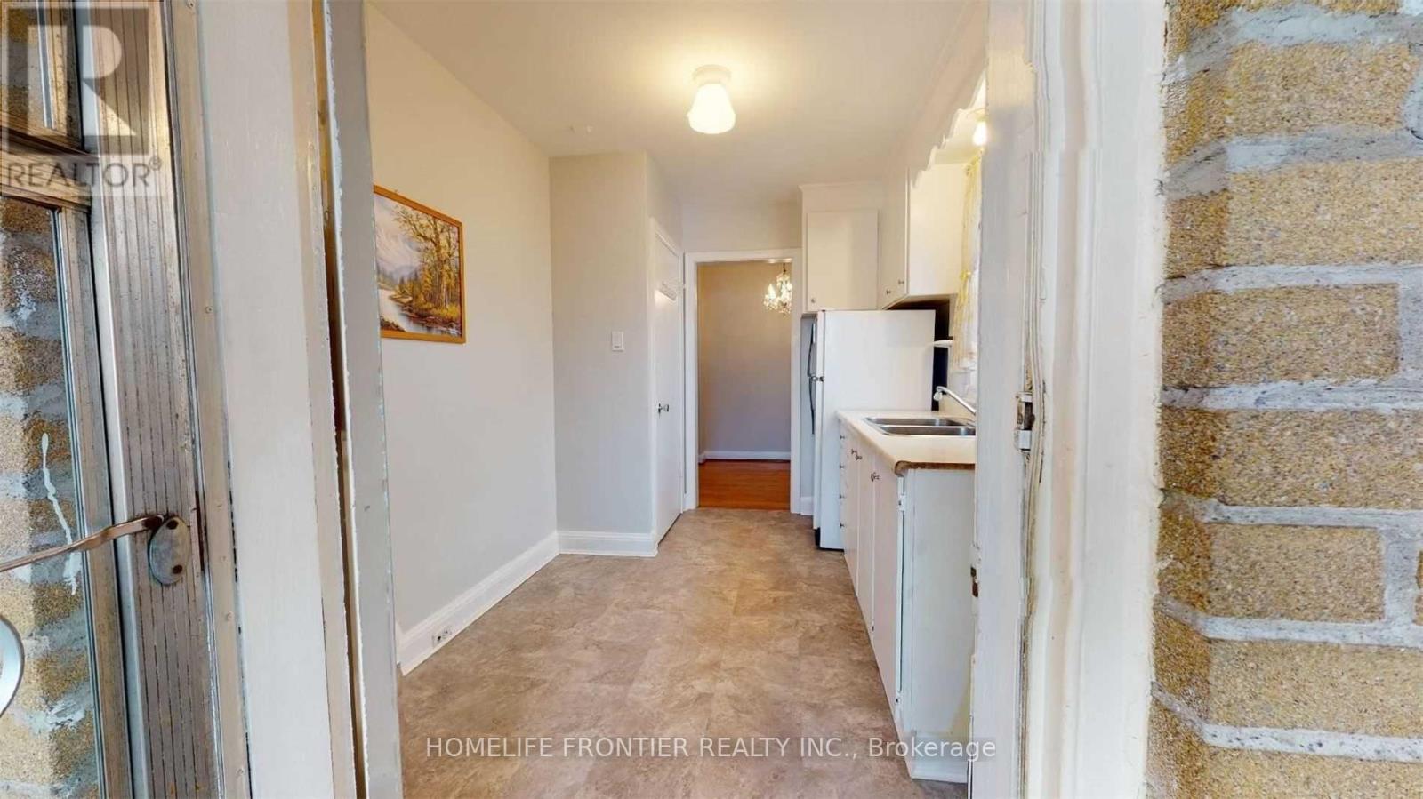 Main - 184 Calvington Drive, Toronto, Ontario  M3M 2M9 - Photo 11 - W12637698