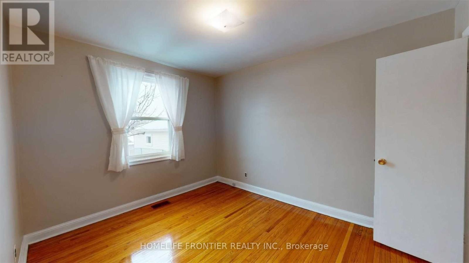 Main - 184 Calvington Drive, Toronto, Ontario  M3M 2M9 - Photo 8 - W12637698