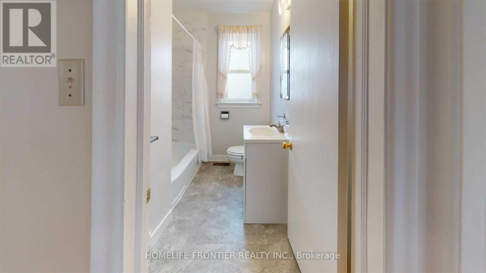 Main - 184 Calvington Drive, Toronto, Ontario  M3M 2M9 - Photo 9 - W12637698