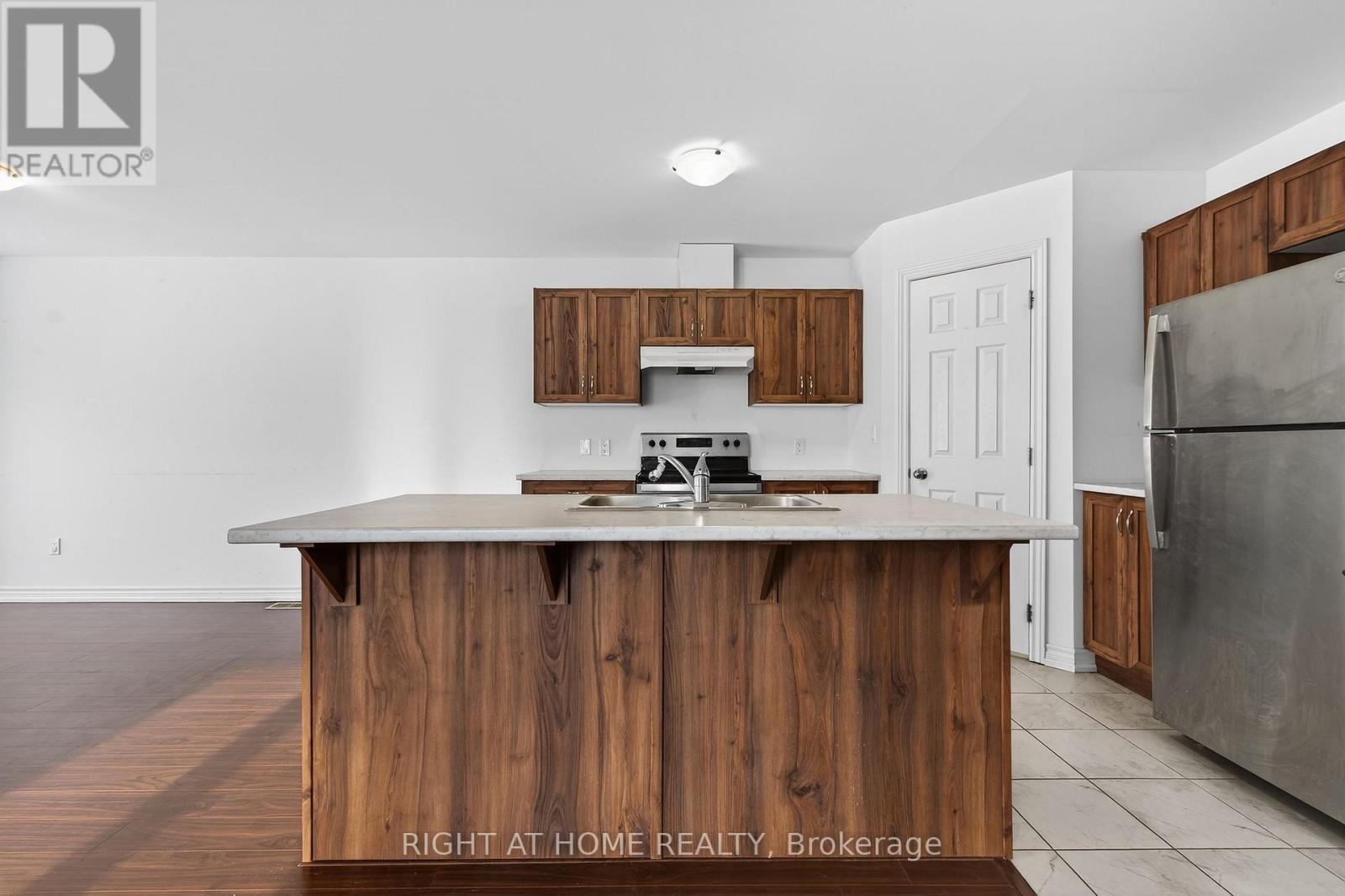 73 Brennan Crescent, Loyalist, Ontario  K0H 2H0 - Photo 12 - X12637704