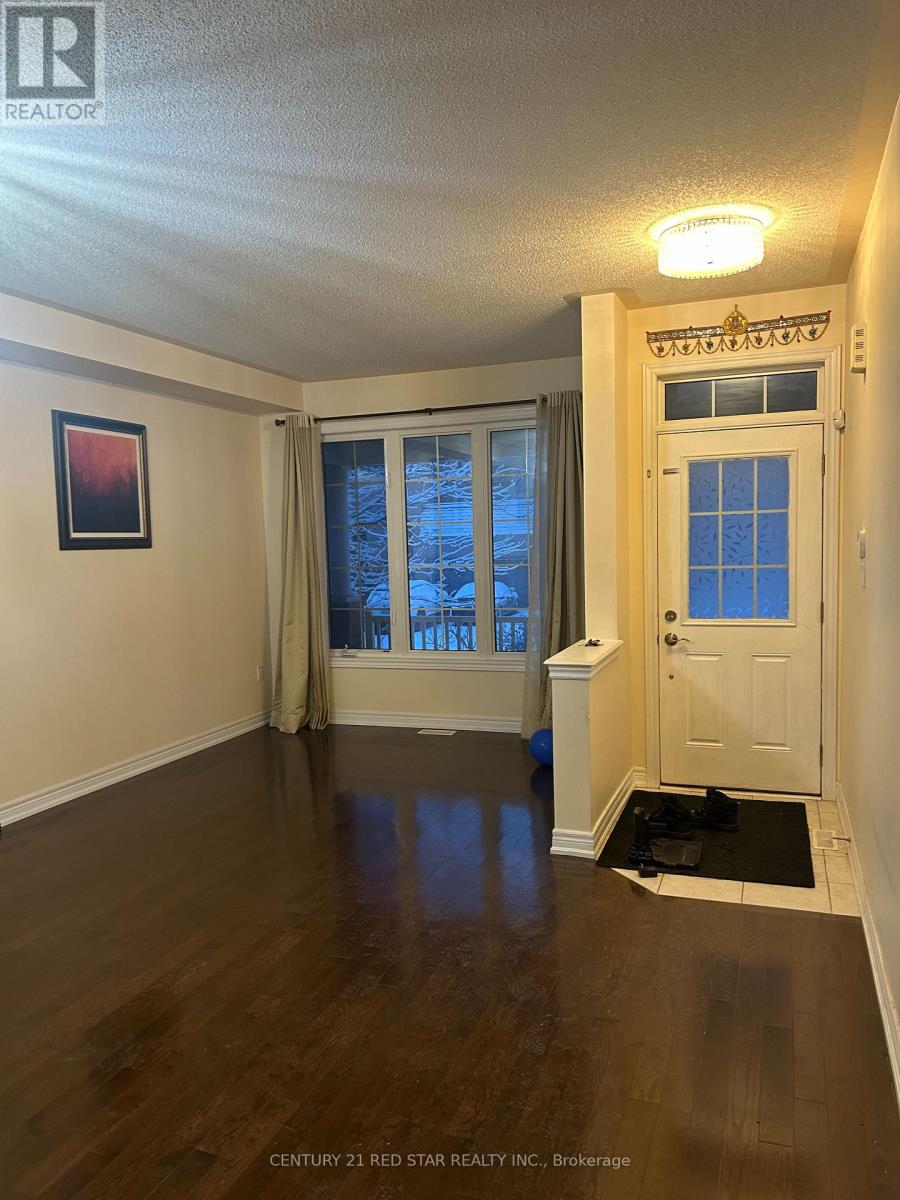 55 Chesterwood Crescent, Brampton, Ontario  L6Y 0Z4 - Photo 3 - W12637344