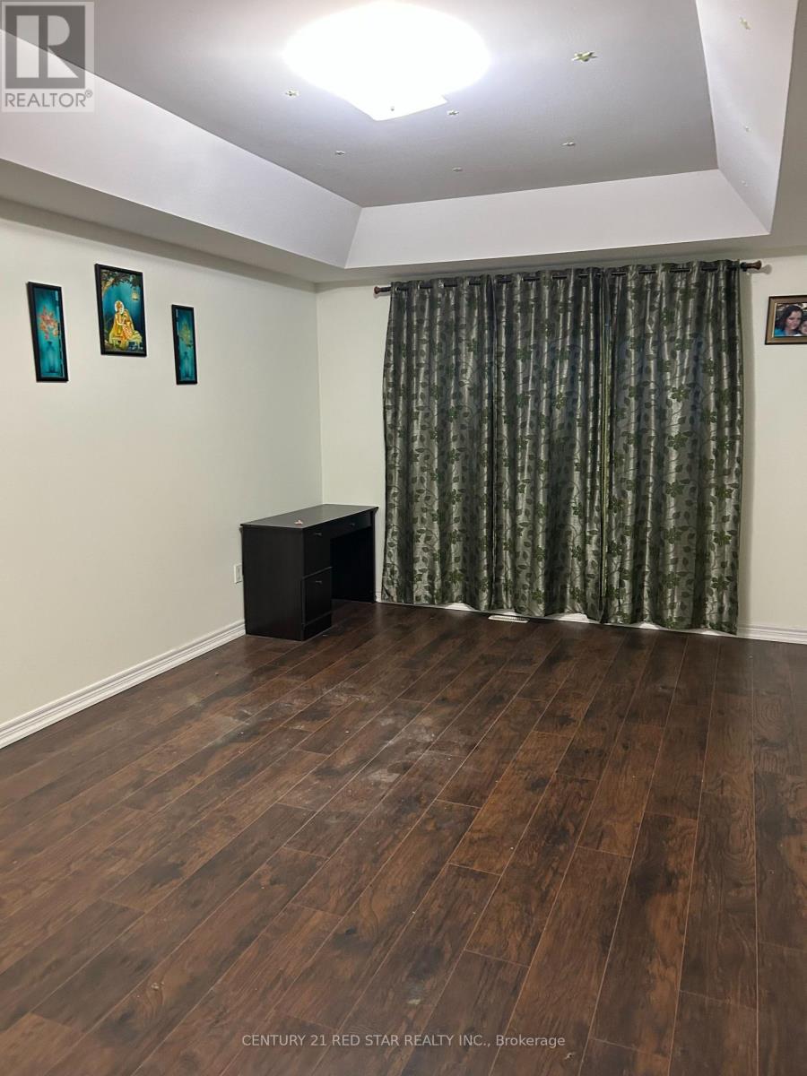 55 Chesterwood Crescent, Brampton, Ontario  L6Y 0Z4 - Photo 8 - W12637344