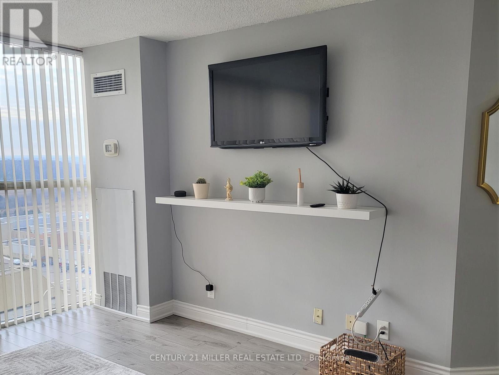 1802 - 25 Trailwood Drive, Mississauga (Hurontario), Ontario  L4Z 3K9 - Photo 4 - W12637710