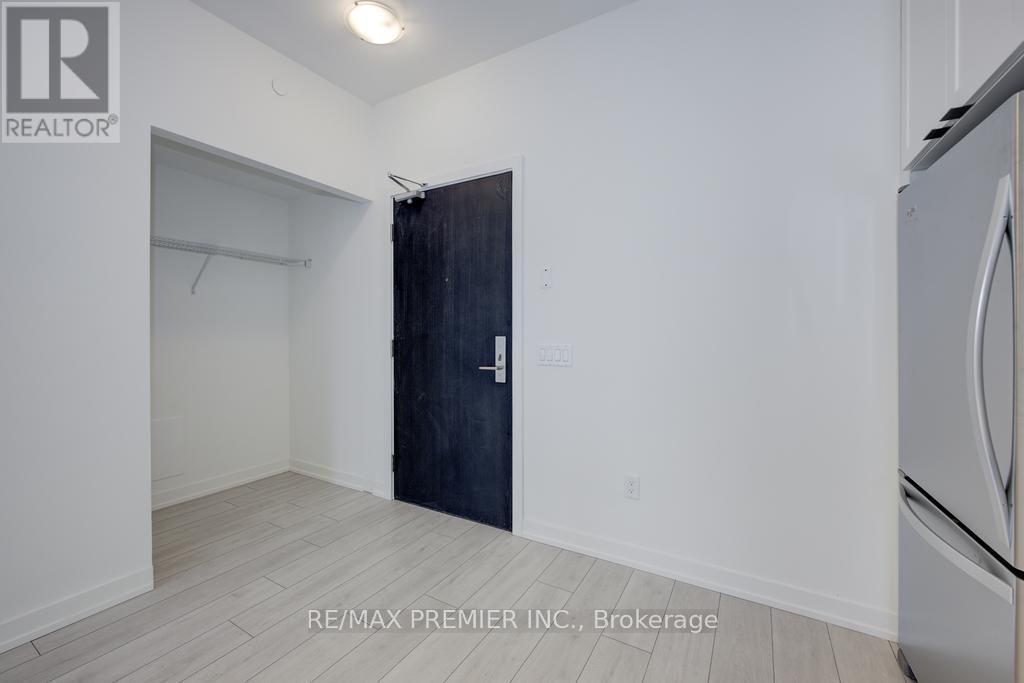 408 - 55 Duke Street, Kitchener, Ontario  N2H 0C9 - Photo 4 - X12637696