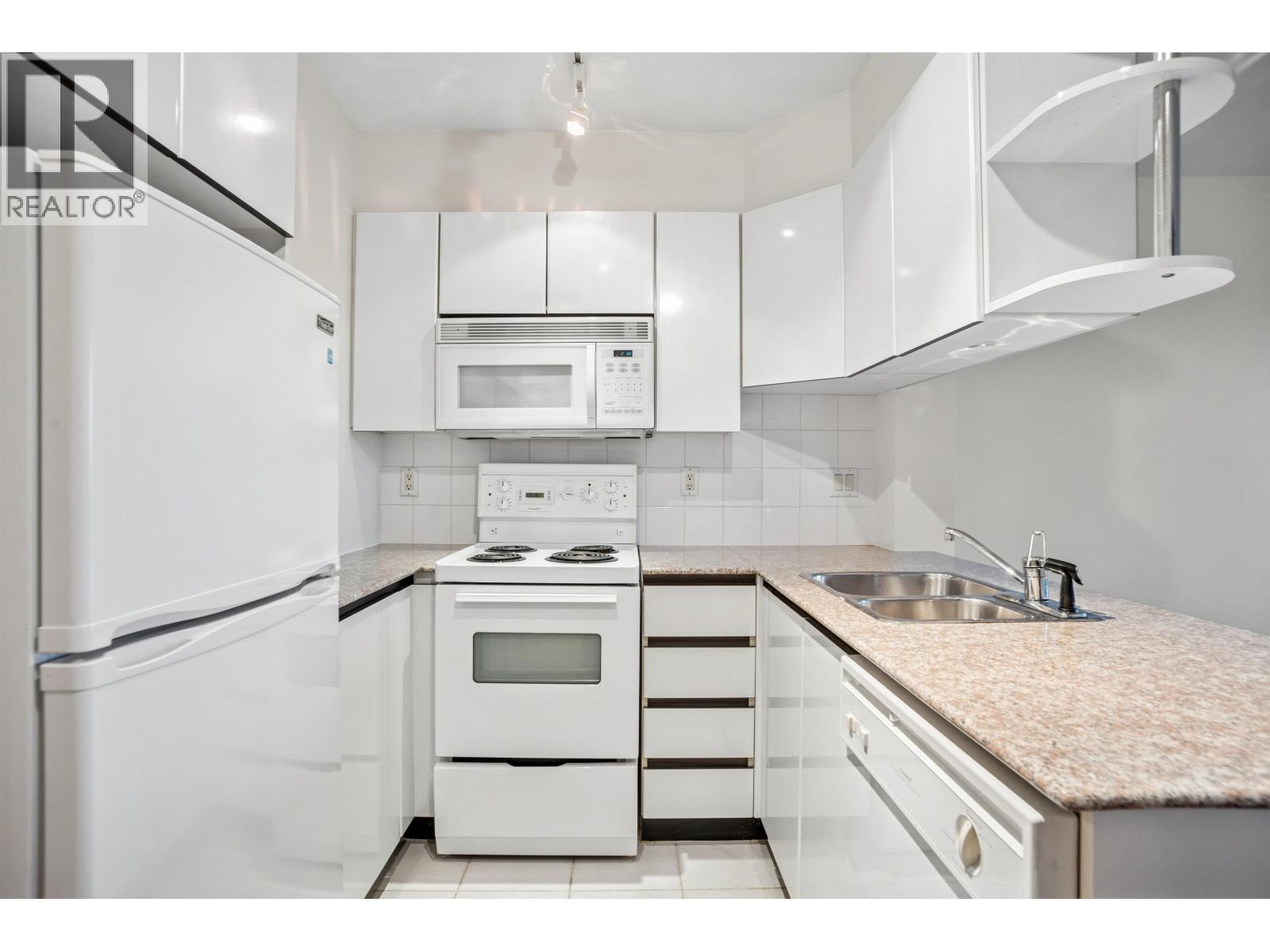 2409 1189 Howe Street, Vancouver, British Columbia  V6Z 2X4 - Photo 5 - R3074240