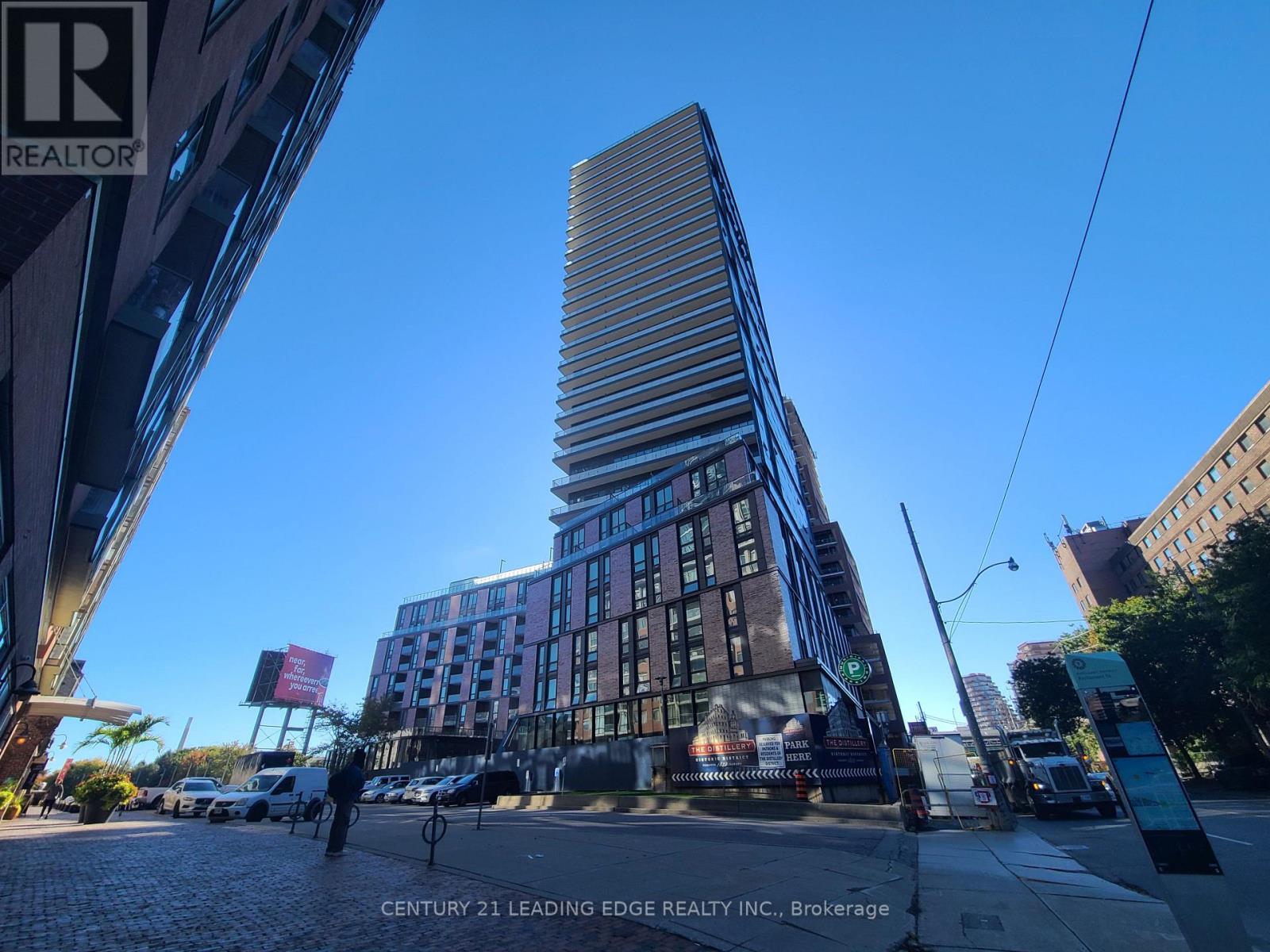 <div class="slider-price">$2,000 Monthly</div><p>814 - 35 Parliament Street, Toronto, Ontario</p>