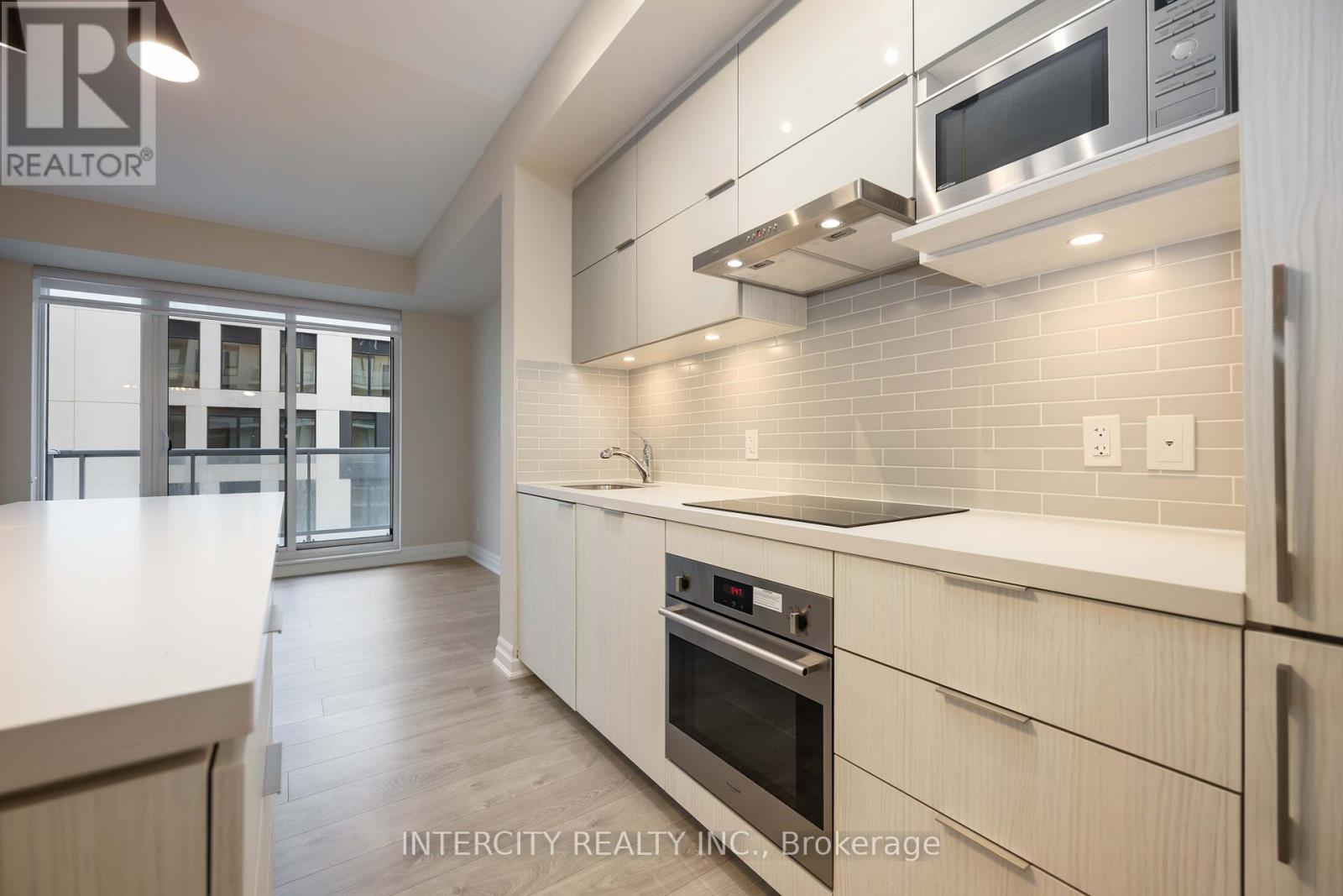 802 - 10 Rouge Valley Drive, Markham, Ontario  L6G 0G9 - Photo 4 - N12463199