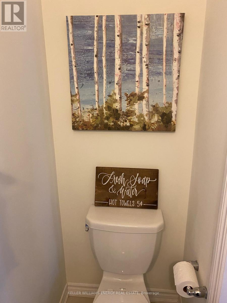 102 Tabaret Crescent, Oshawa, Ontario  L1G 0G5 - Photo 8 - E12637754