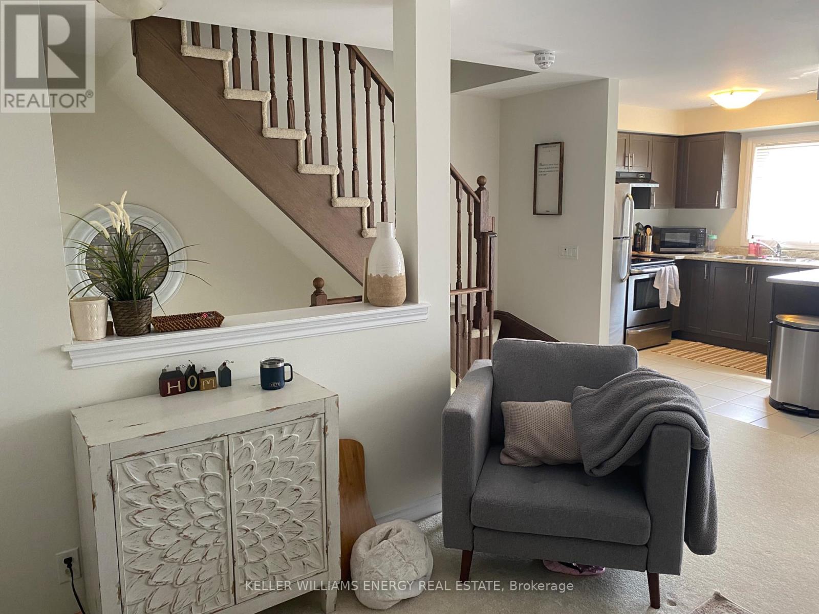 102 Tabaret Crescent, Oshawa, Ontario  L1G 0G5 - Photo 9 - E12637754