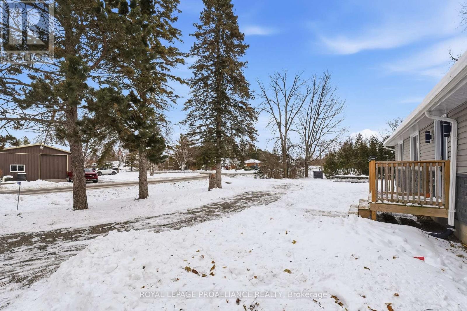 17 Chrisval Avenue, Quinte West, Ontario  K8V 5P7 - Photo 10 - X12637756