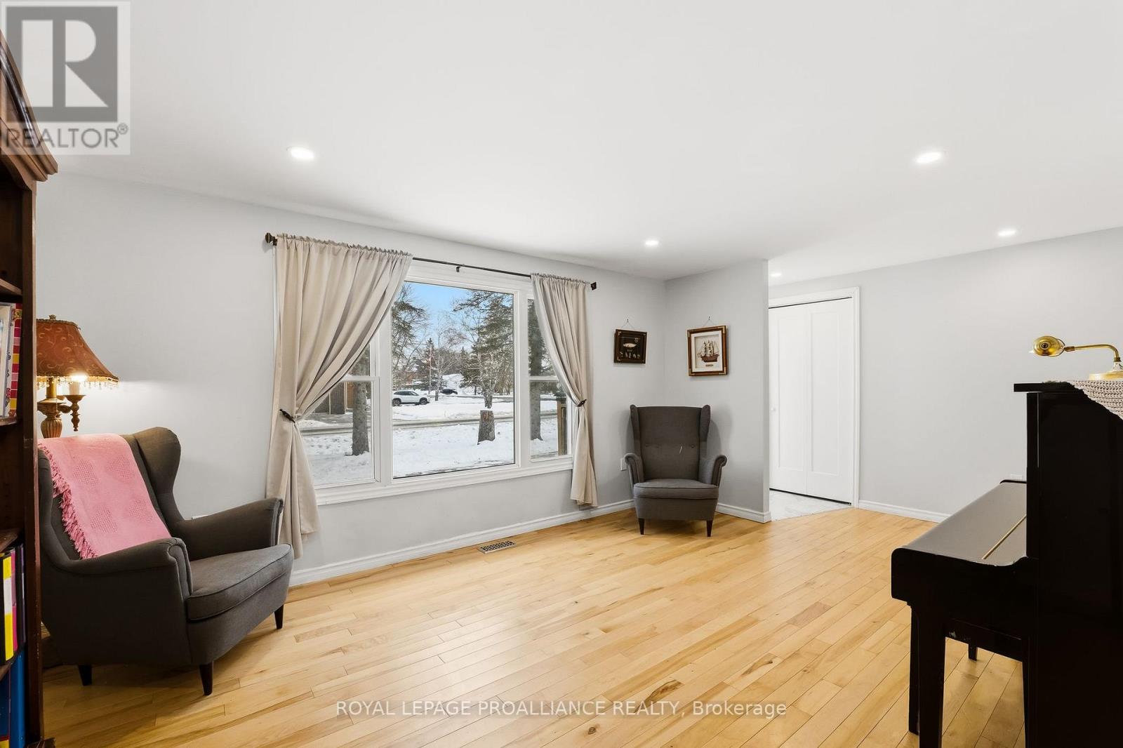 17 Chrisval Avenue, Quinte West, Ontario  K8V 5P7 - Photo 16 - X12637756