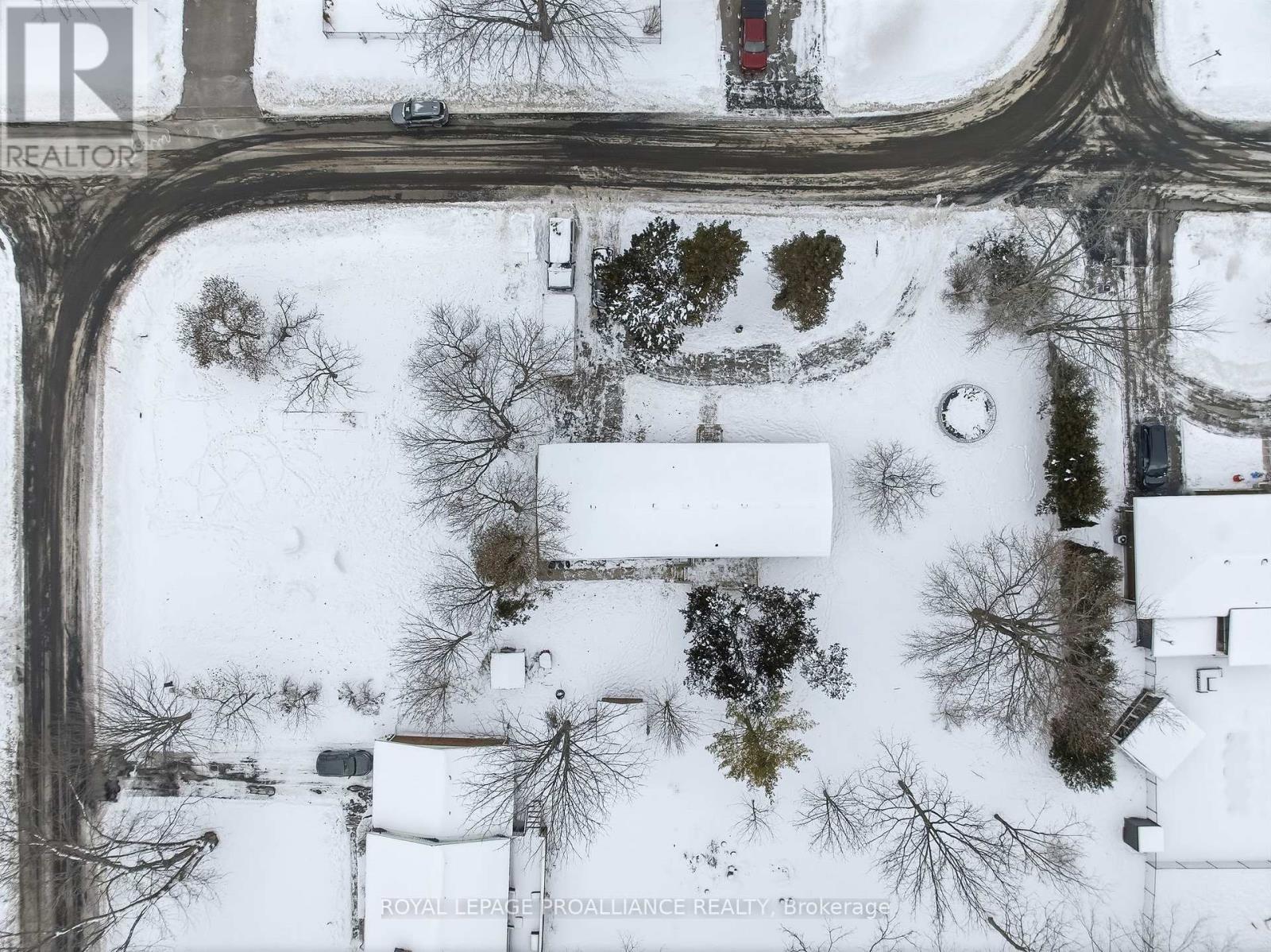 17 Chrisval Avenue, Quinte West, Ontario  K8V 5P7 - Photo 4 - X12637756