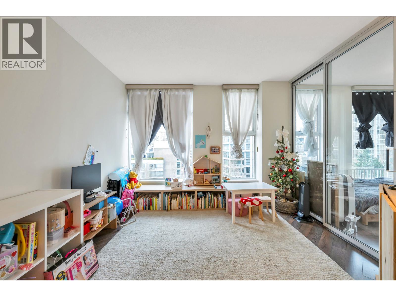 1001 1009 Expo Boulevard, Vancouver, British Columbia  V6Z 3A2 - Photo 3 - R3073115