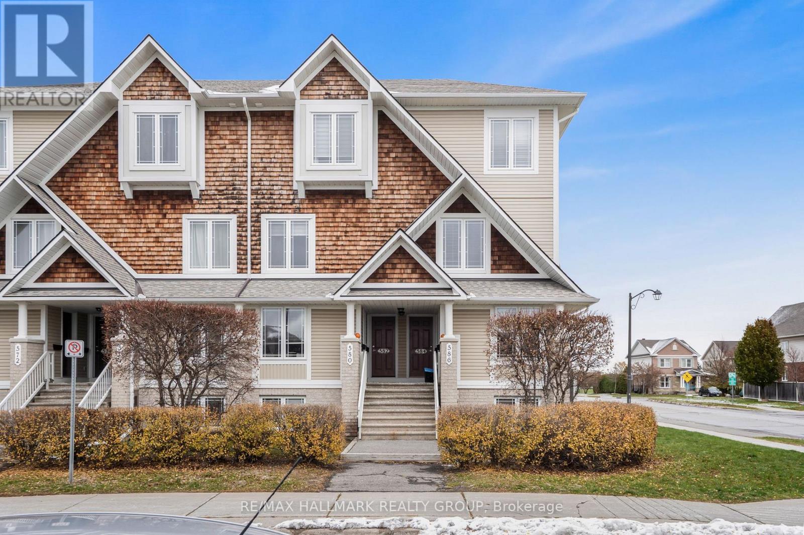 584 LAKERIDGE DRIVE, Ottawa, Ontario