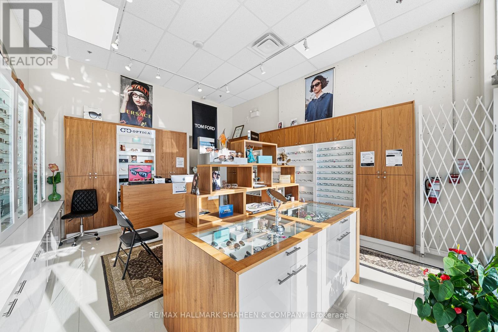 B10 - 9610 Yonge Street, Richmond Hill, Ontario  L4C 1V6 - Photo 4 - N12637748