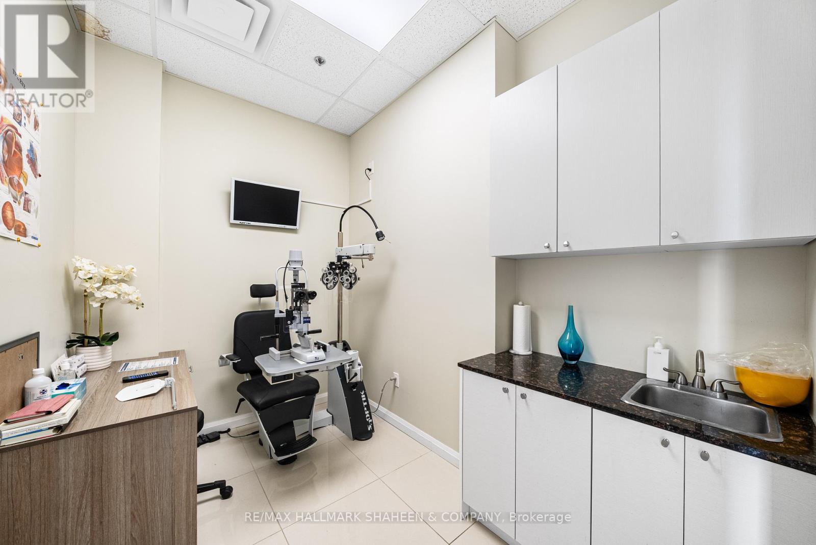 B10 - 9610 Yonge Street, Richmond Hill, Ontario  L4C 1V6 - Photo 8 - N12637748