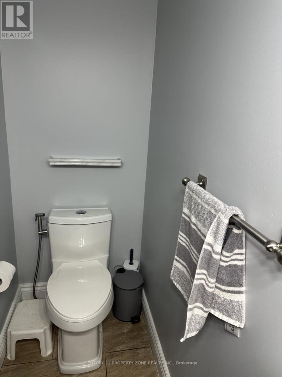 30 Brookfield Crescent, Kitchener, Ontario  N2E 0A7 - Photo 12 - X12637744