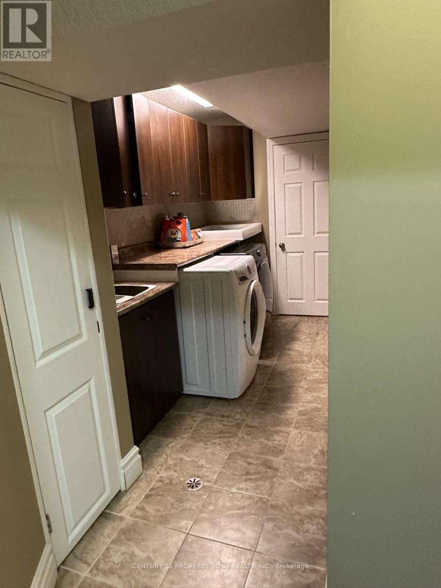 30 Brookfield Crescent, Kitchener, Ontario  N2E 0A7 - Photo 22 - X12637744