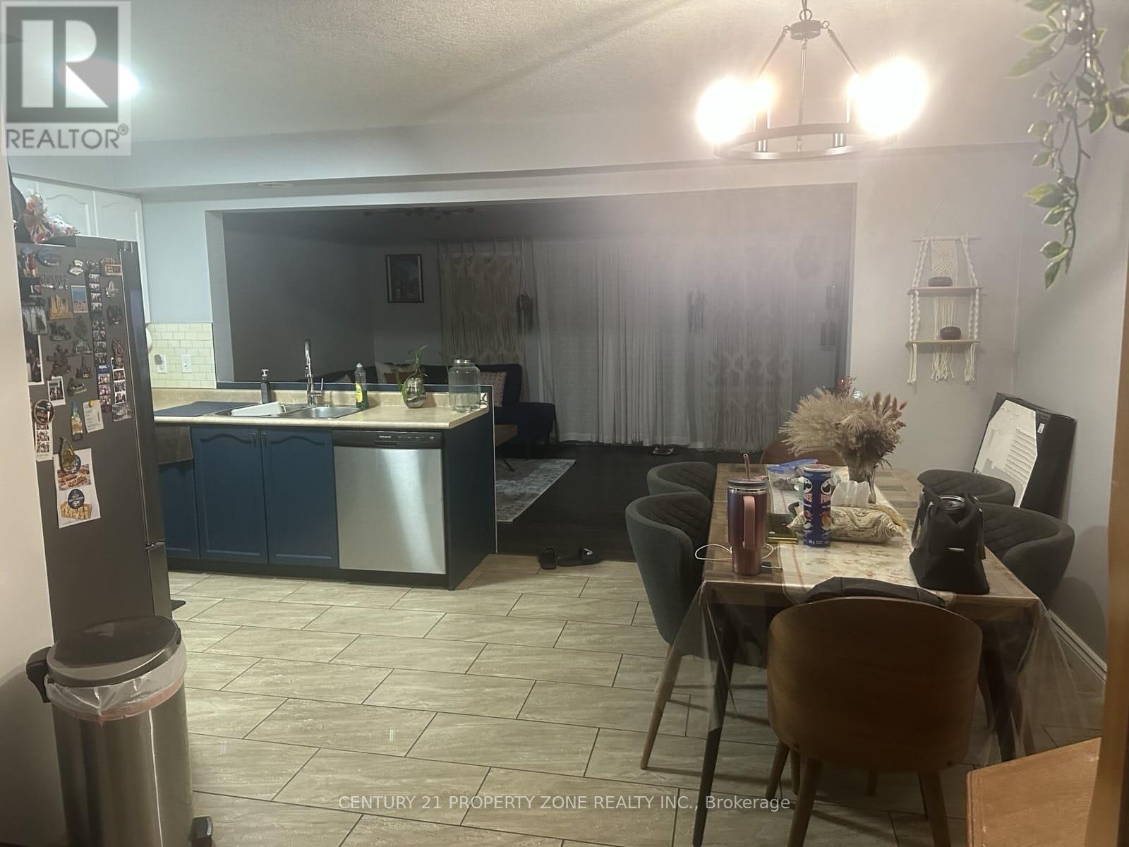 30 Brookfield Crescent, Kitchener, Ontario  N2E 0A7 - Photo 3 - X12637744