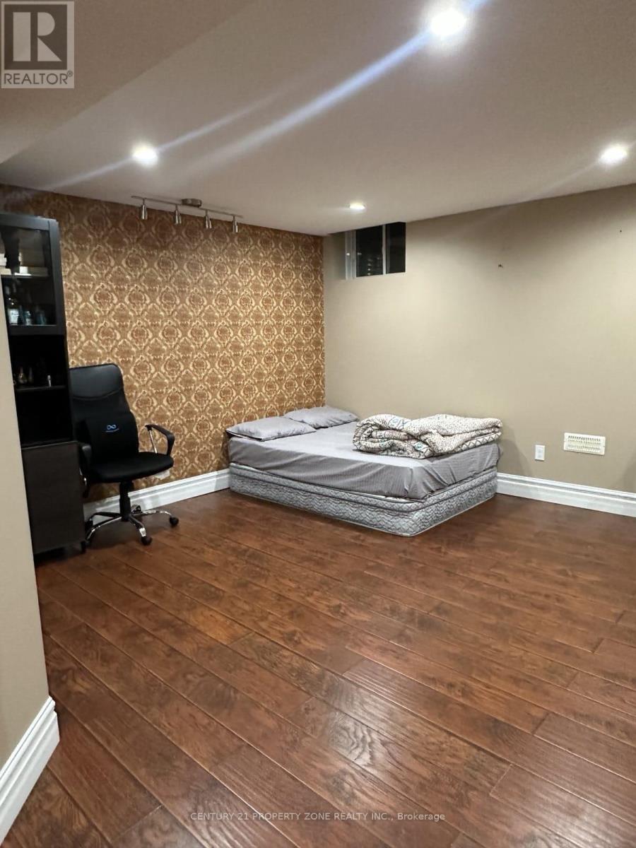 30 Brookfield Crescent, Kitchener, Ontario  N2E 0A7 - Photo 6 - X12637744