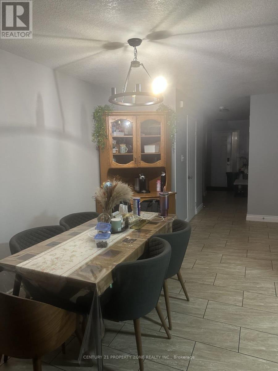 30 Brookfield Crescent, Kitchener, Ontario  N2E 0A7 - Photo 7 - X12637744