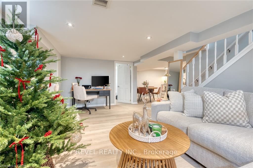 99 East 36th Street, Hamilton (Raleigh), Ontario  L8V 3Z2 - Photo 29 - X12637764