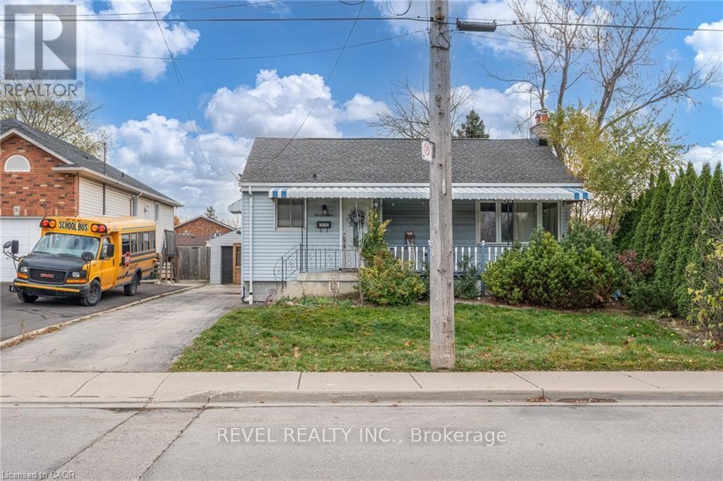 99 East 36th Street, Hamilton (Raleigh), Ontario  L8V 3Z2 - Photo 3 - X12637764