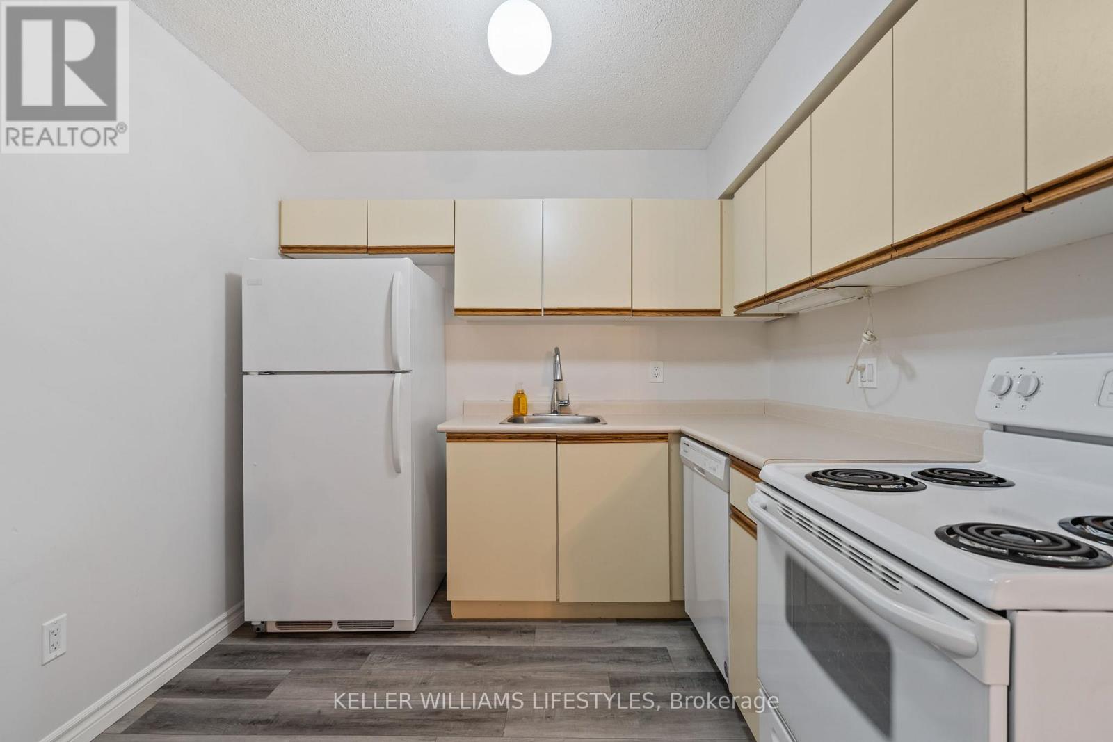 105 - 15 Jacksway Crescent, London North, Ontario  N5X 3T8 - Photo 10 - X12637768