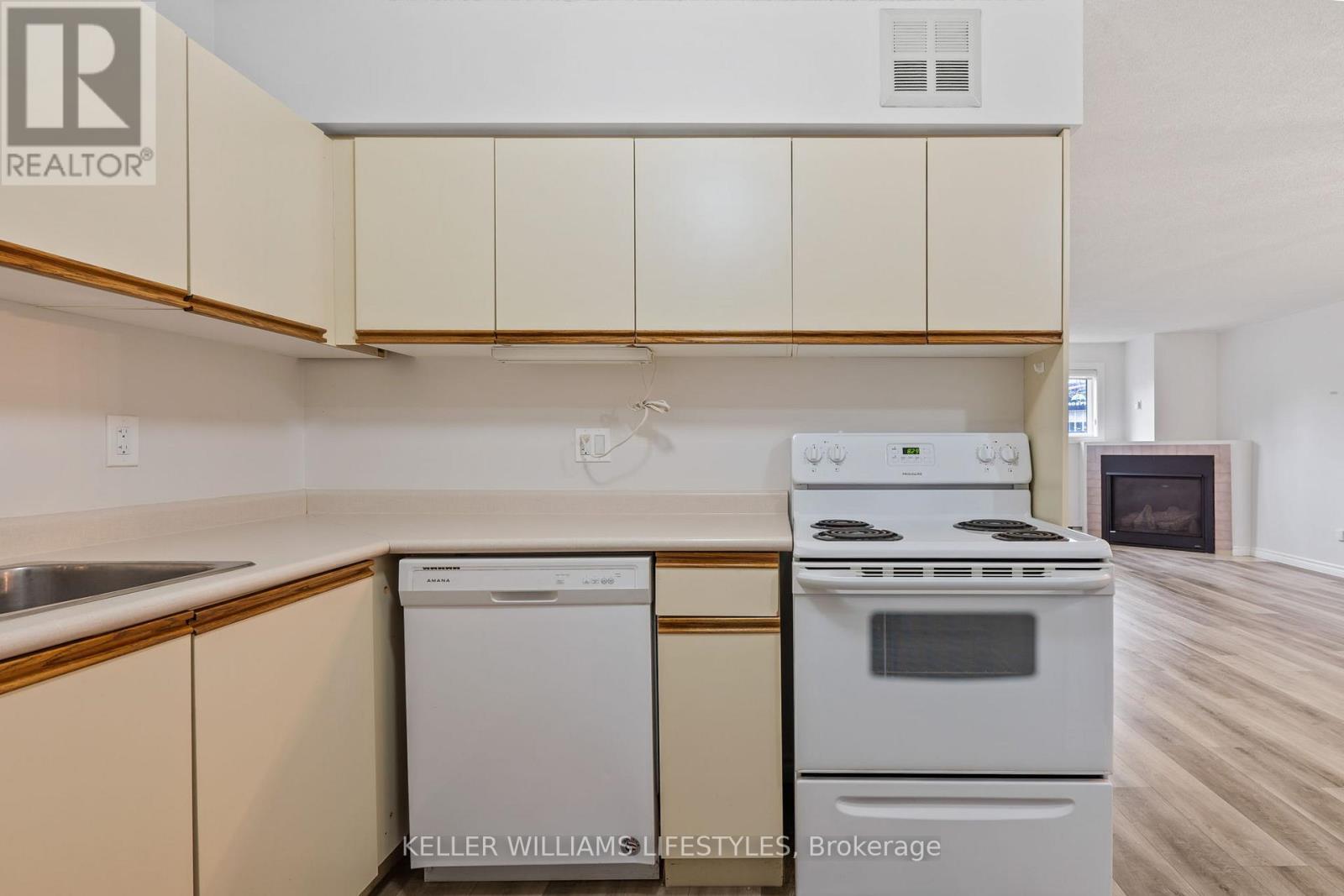 105 - 15 Jacksway Crescent, London North, Ontario  N5X 3T8 - Photo 13 - X12637768