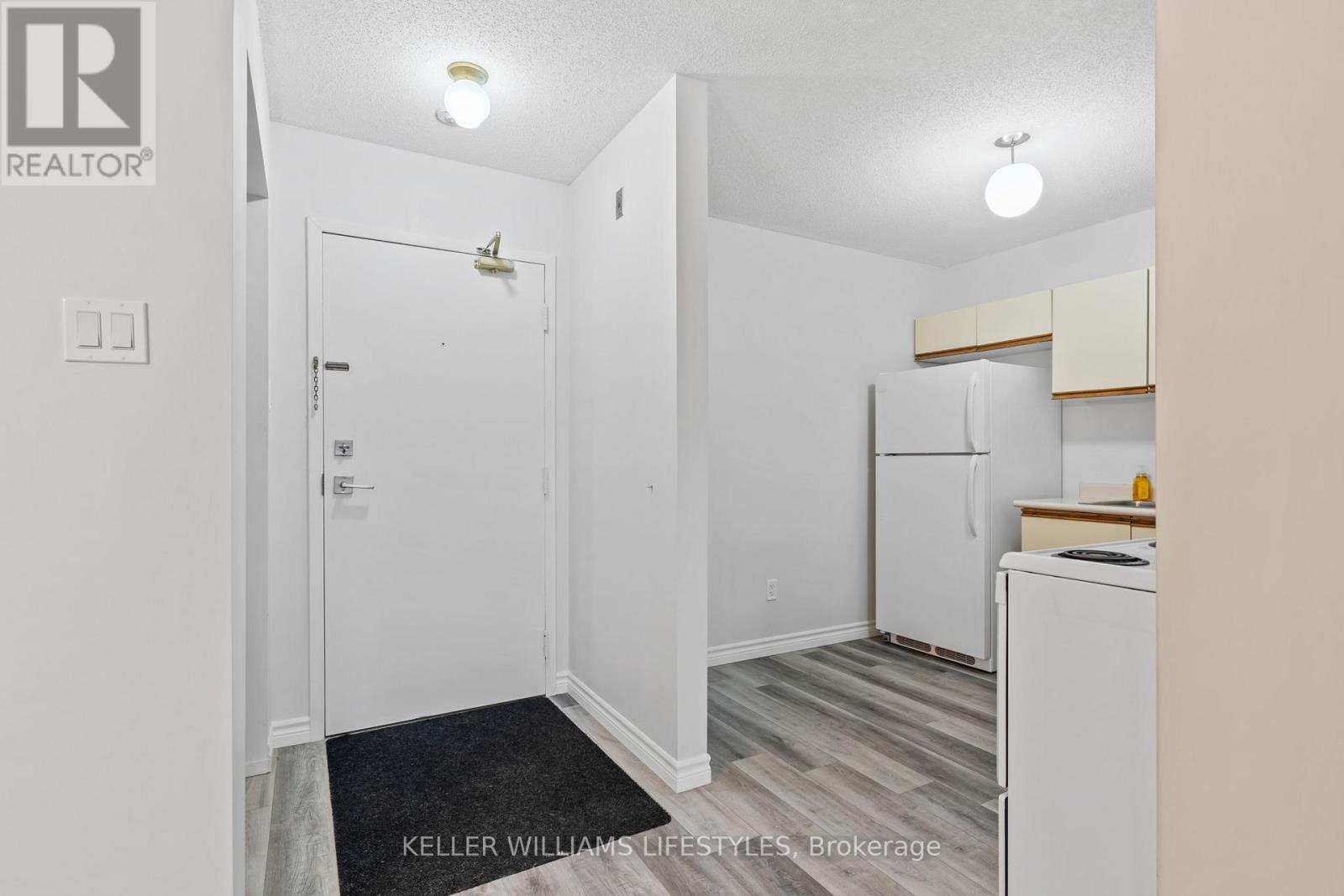 105 - 15 Jacksway Crescent, London North, Ontario  N5X 3T8 - Photo 8 - X12637768