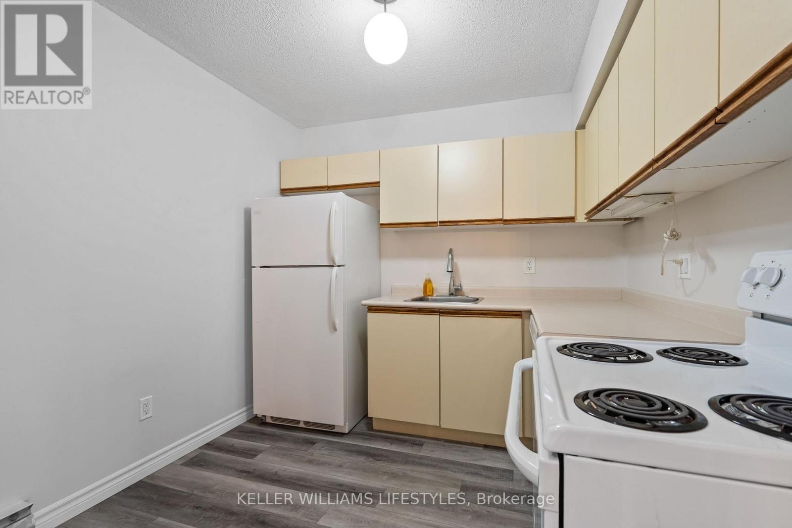 105 - 15 Jacksway Crescent, London North, Ontario  N5X 3T8 - Photo 9 - X12637768